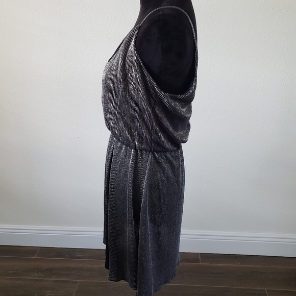 Ultra Flirt Silver Metallic Party Dress Size Medium - Picture 5 of 7
